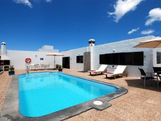 villa private pool