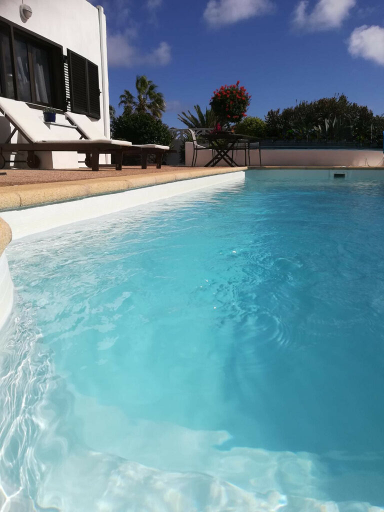 Private heated pool Casa Azmira del Mar
